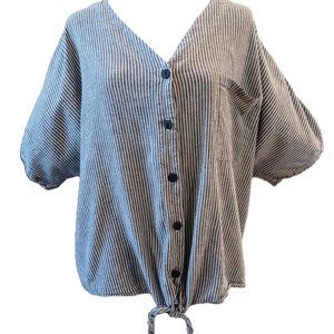 TIME and TRU Blue/White Vertical Striped Buttoned Pocket Shirt with Bottom Tie